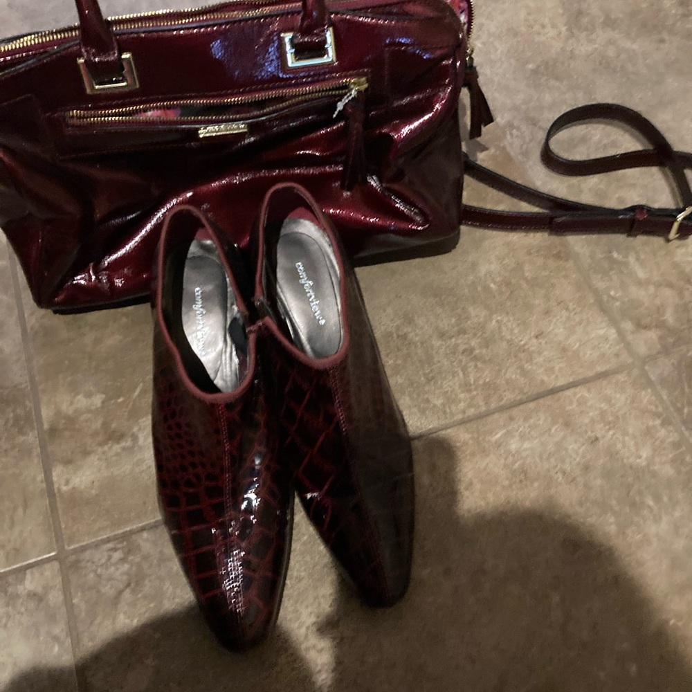 Comfort View Burgundy Booties & bonus matching Nine West Bag - Picture 5 of 10